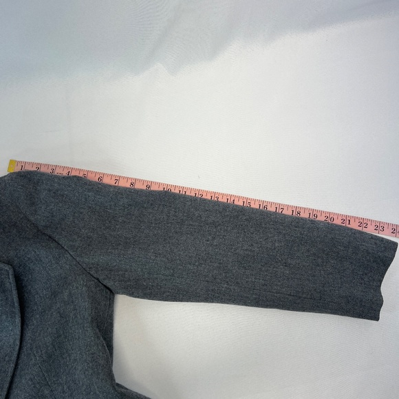 Excellent Condition Pendleton Gray Wool Blazer Size: 14 - Picture 14 of 15